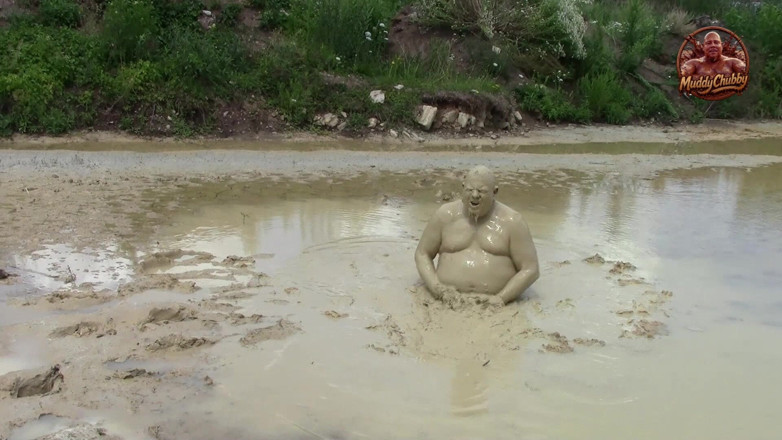 MuddyChubby: Me Playing in Deep Light Mud