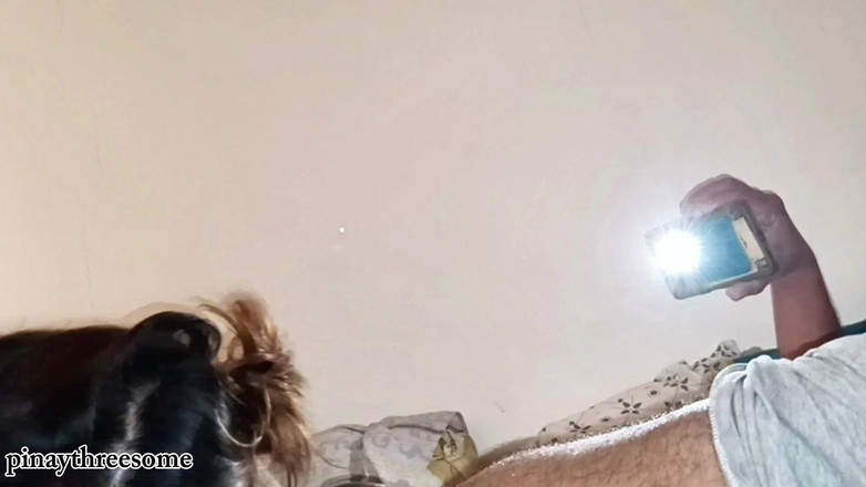 Pinay Threesome: Un mari asiatique infidèle filme sa femme comme elle est...