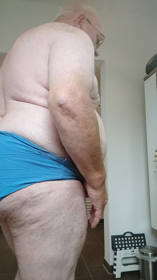 Karlchengeil: Naga zabawa przed kąpielą