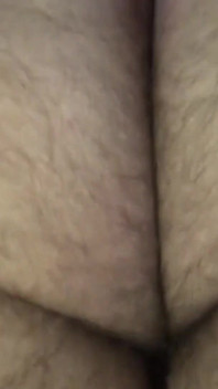 Pokryj mě scénou s výstřikem - 4_two si dvojčata užívají glory hole a šukají si navzájem zadky