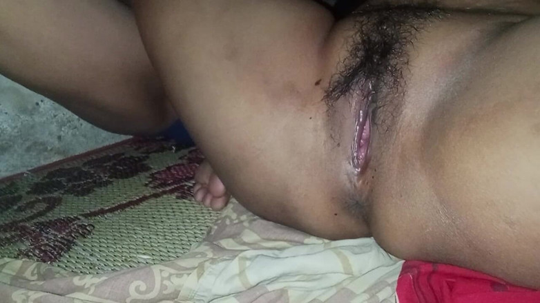 Citra: 새아빠가 없는 동안 오르가즘을 느끼는 새엄마