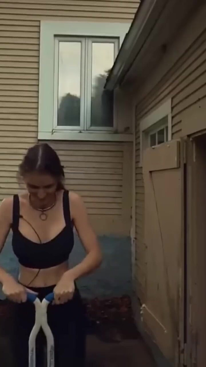 Piper Blush: Bạn có thủ thuật pogostick?