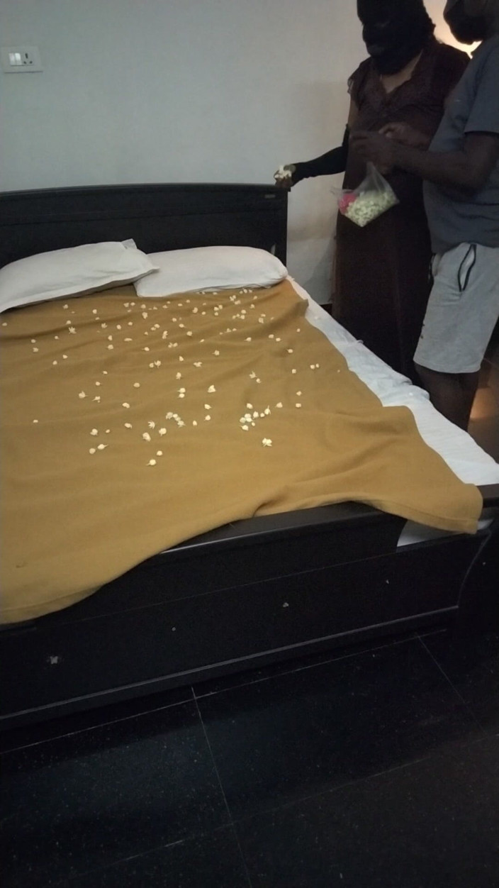 Tamil lesbian: Aranžmá na první noc