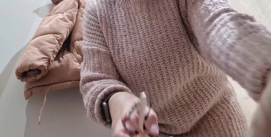 Nicoletta Embassi: Güzel sidik dükkanlarda ve umumi tuvalette striptiz yapıyor süper seksi...