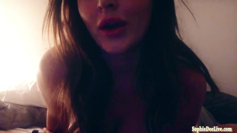 Sophie Dee: Sophie Dee let me masturbate for you!