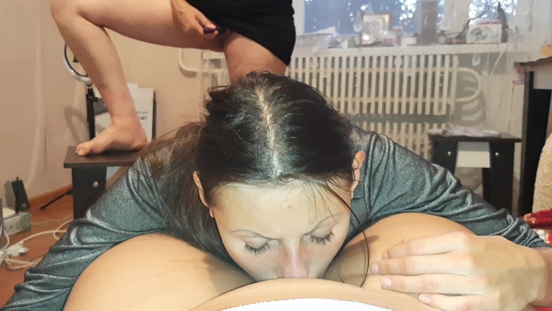 Lesbian-illusion: Moje přítelkyně masturbuje s vibrátorem