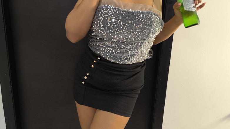 PATY PATY: Horny Slut Feels Like Fucking While Waiting for Her Passionate...