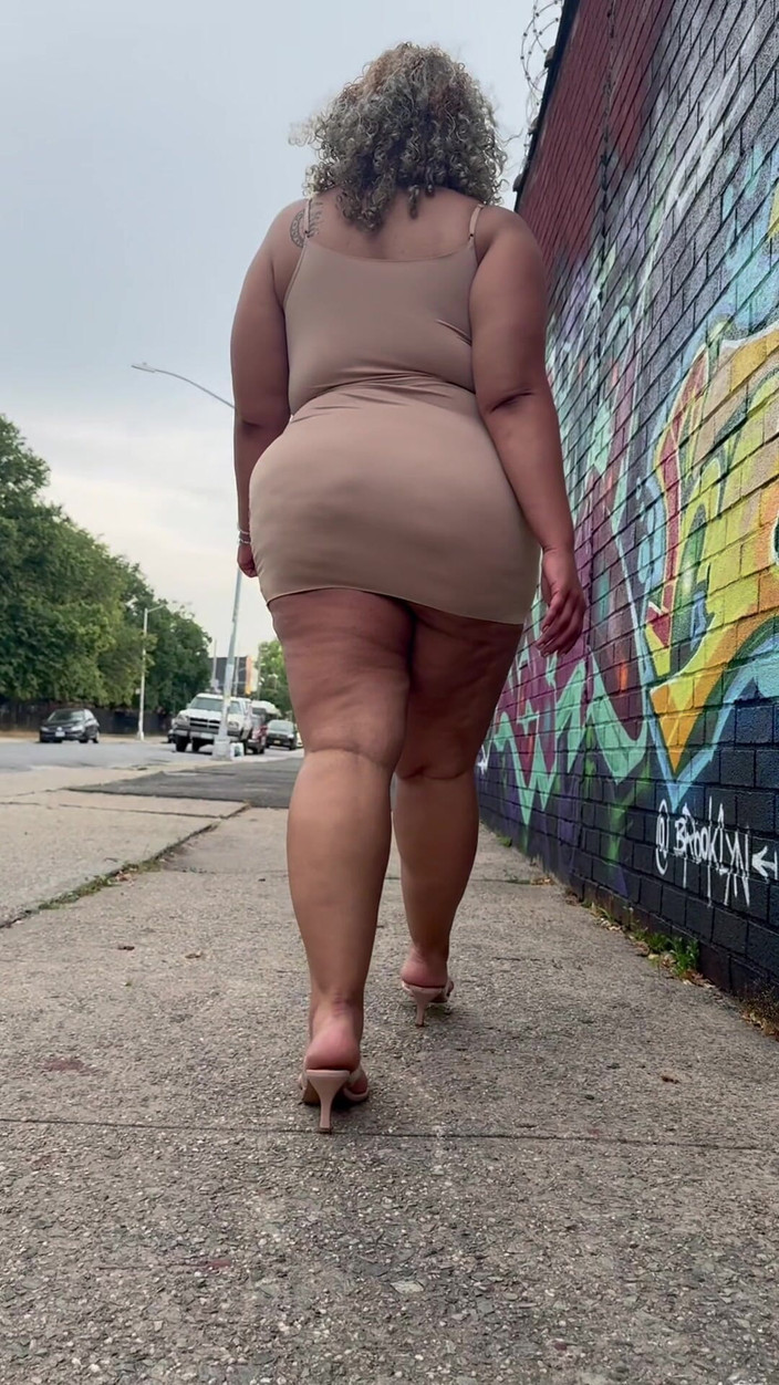 PutiLing: Boricua mami - đôi chân dày - cặp mông mập mạp - váy ngắn -...