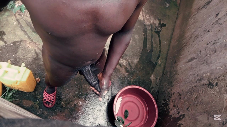 Hongi: Zenci adam büyük yarağıyla nasıl baş edileceğini biliyor