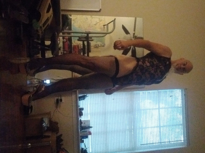 MrLeggs: Dancin in the Mirror When Your Home Alone, I Think...