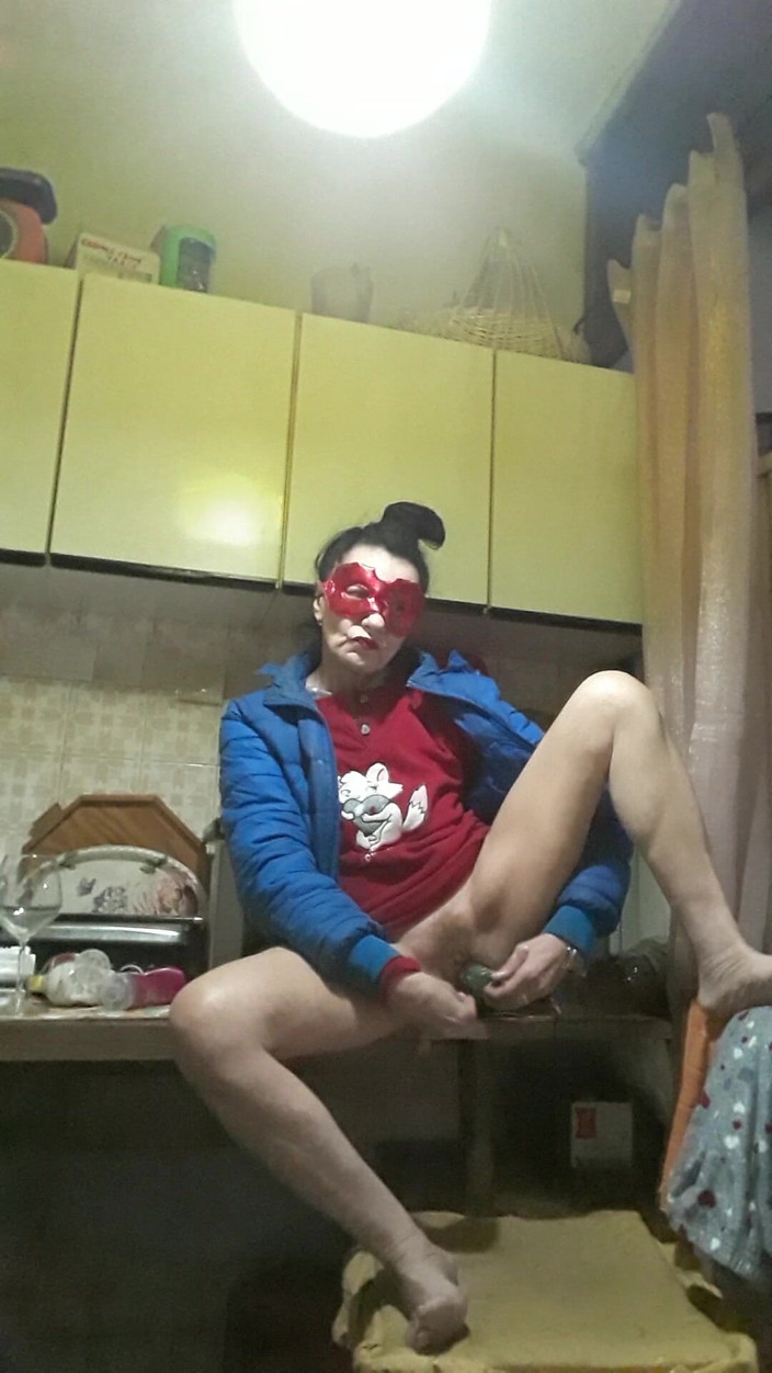 WEBREGINETTA2023: 부엌에서 자위