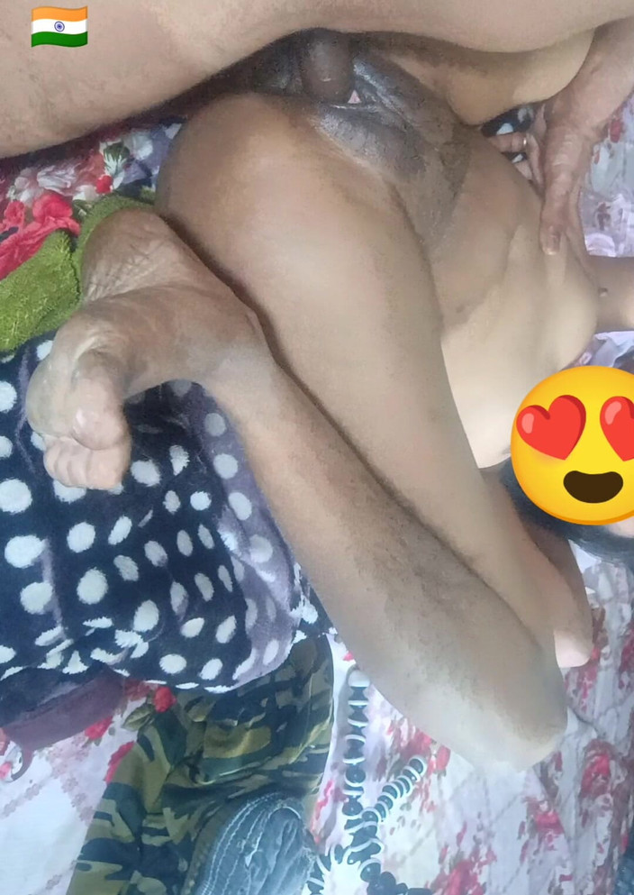 Mrandmrsvema22: Il mio autista mi scopa nella mia stanza gli fa...