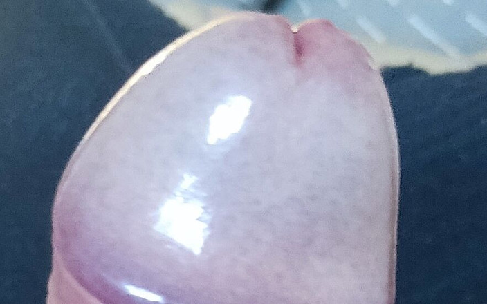 Pellefnatt: 我的朋友躺在床上用2根假阳具玩弄他的菊花 - 他最喜欢假阳具，他的菊花梦想是鸡巴