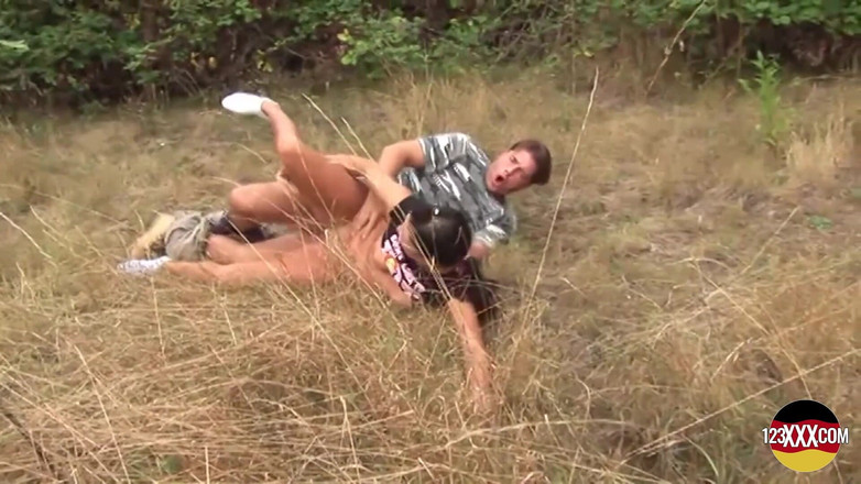 123XXX - Fucked Amateurs in Germany!: Брюнетка отримує теплу сперму по всіх окулярах