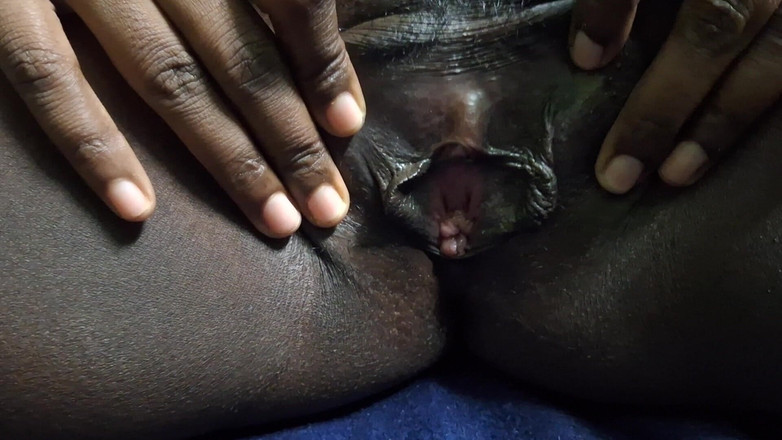 Kristy Mia: Pertunjukan pepek awek kolej Tamil