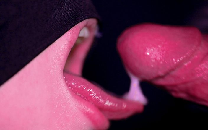 BlowjobView: Genç üvey kız kardeşimin ağzıyla tüm dölümü yemesinin yakın çekim