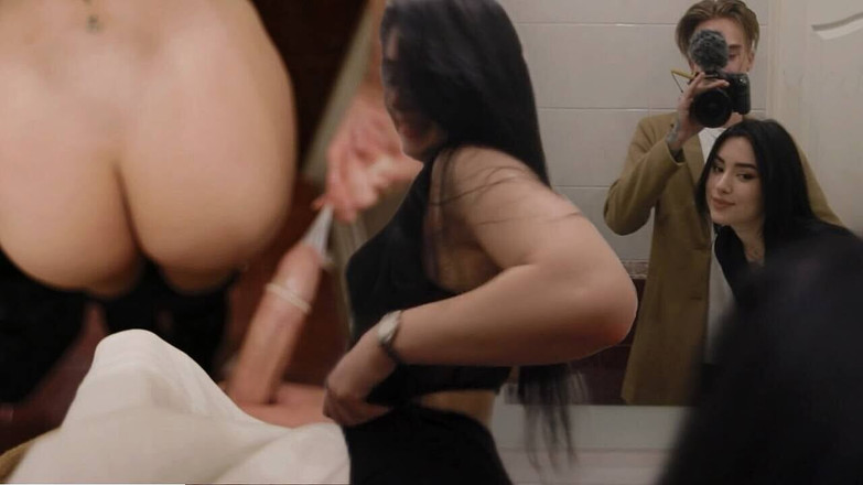 Andrew Oster: Muncrat di memek tanpa kondom di toilet umum