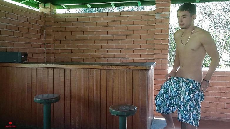 skpro_: Adik tiri miang saya hampir menangkap saya melancap dan saya...