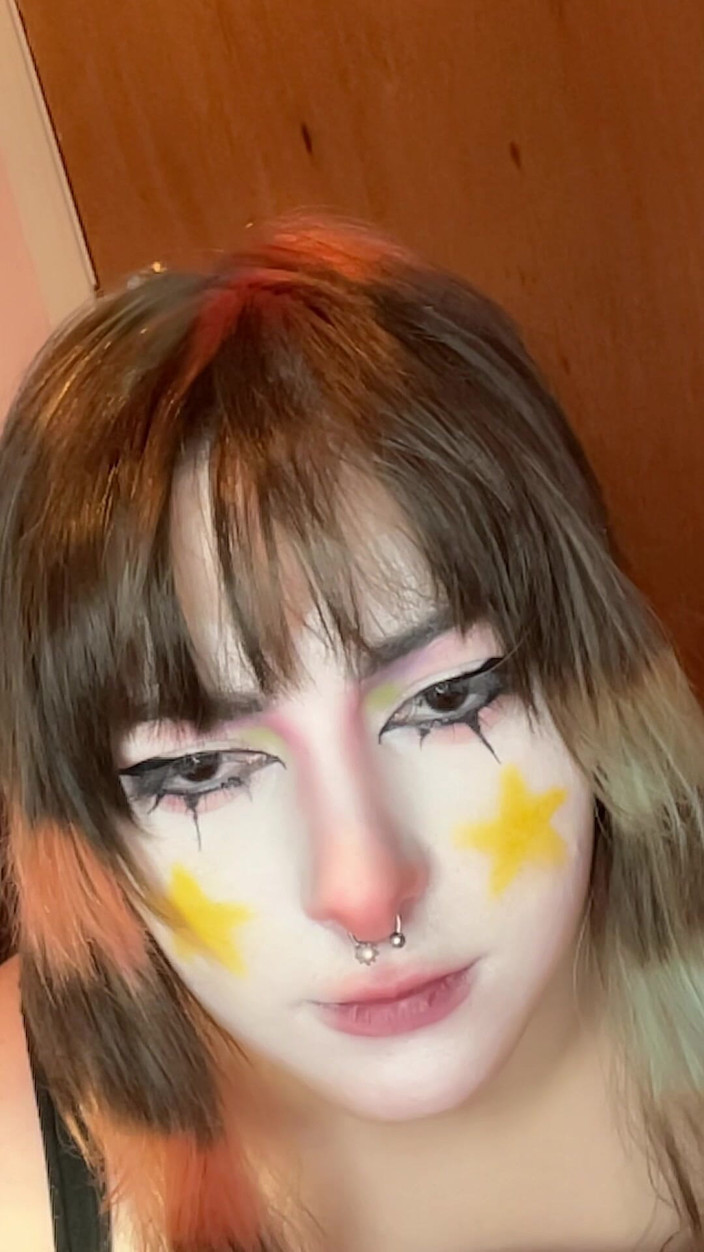 Mushroombitchx: Tvář s orgasmem z galaxie