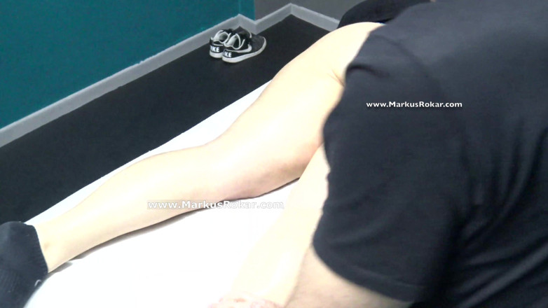 Markus Rokar massage: 뚱뚱한 보지 안에 팬티 없는 관능적인 마사지
