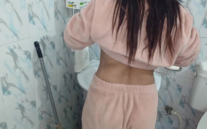 NaughtyWings: Pierwsza noc gorącej indyjskiej panny młodej