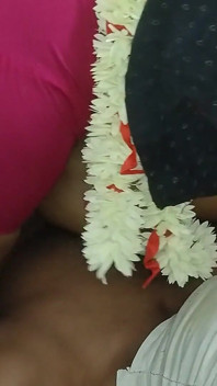 泰米尔家庭妻子美丽的阿姨非常热辣的大胸部阿姨在床上非常热辣地啪