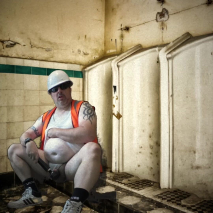 uktattooedchub74: Baños públicos vintage - juego verbal y semen