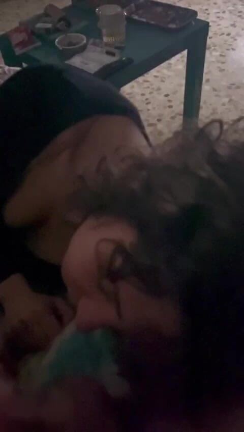 Narcoticotoy: Ma demi-sœur plaisante avec moi quand la maison est vide