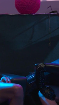 It's Catwoman's Time to Get Some Dick