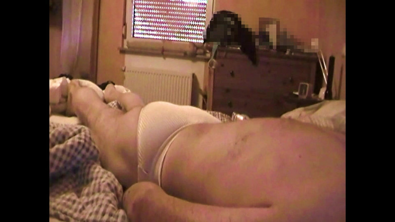 Mark Hannes: Hump in a White Panty da sogra