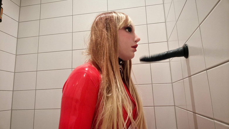 Hooded June: 深喉练习