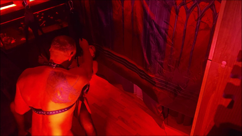 Relaxsextime: Пара качається на гойдалках