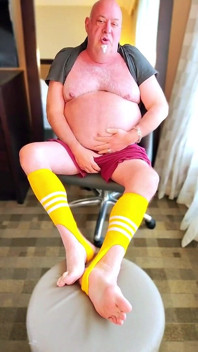 Beardaddychub Jerks for a Fan!
