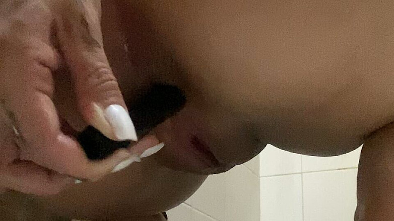 Baby_nia66: Girl Playing with Anus