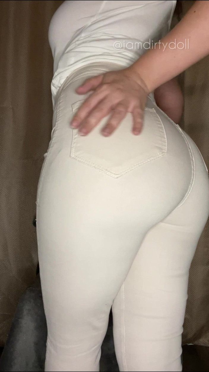 iamdirtydoll: Scoreggia in jeans bianchi
