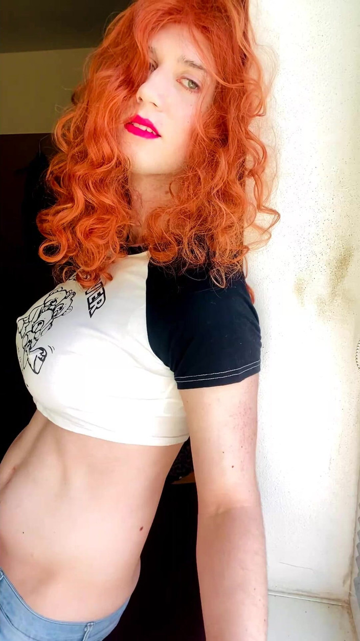 Anna Rios: 红色脱衣舞女