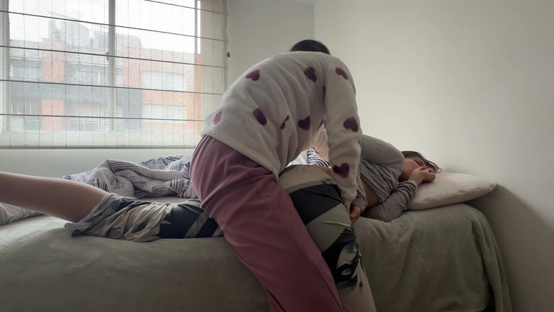 scarlettandc: Seks pagi antara lesbian