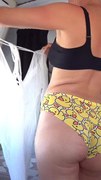 Desperate Divorced MILF Fucks a Stranger for Her First Time
