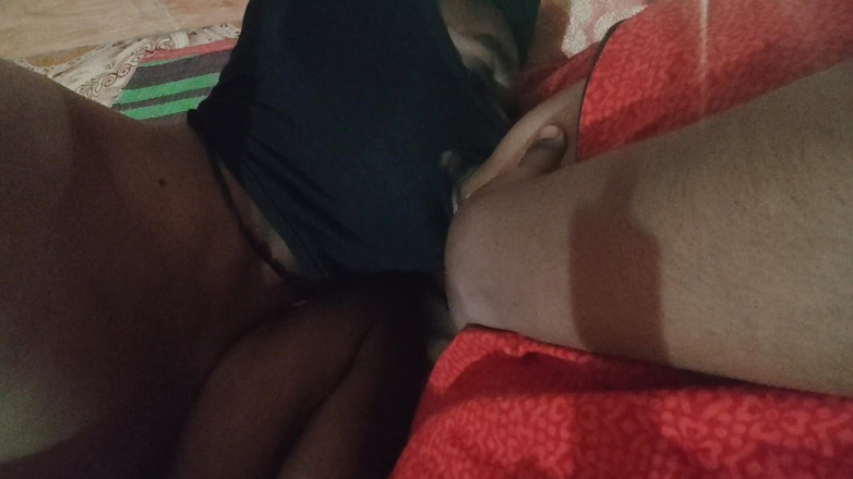 Realmallucouplevlog: Payudara yang sangat sensual menghisap dengan pengakhiran bahagia