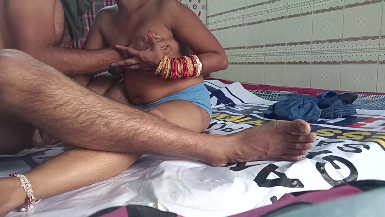 FireeCouple: Ošukal jsem svou nevlastní sestru, když rodiče vyšli z města