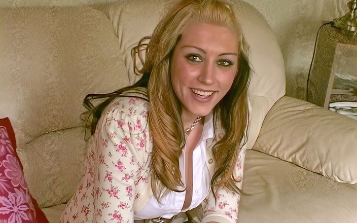Real couples: Britische teen-freundin nimmt anal und nimmt sperma über ihren körper