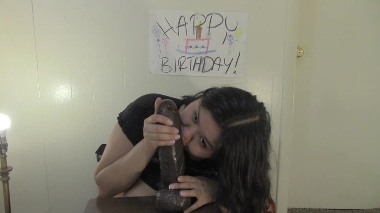 Dees Deepthroat: Cumpleaños feliz