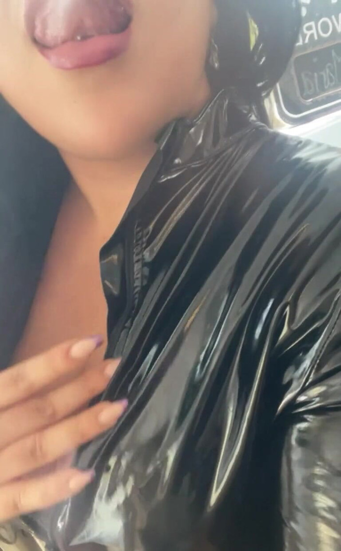 LadyAyse5: Ti piace il mio vestito?