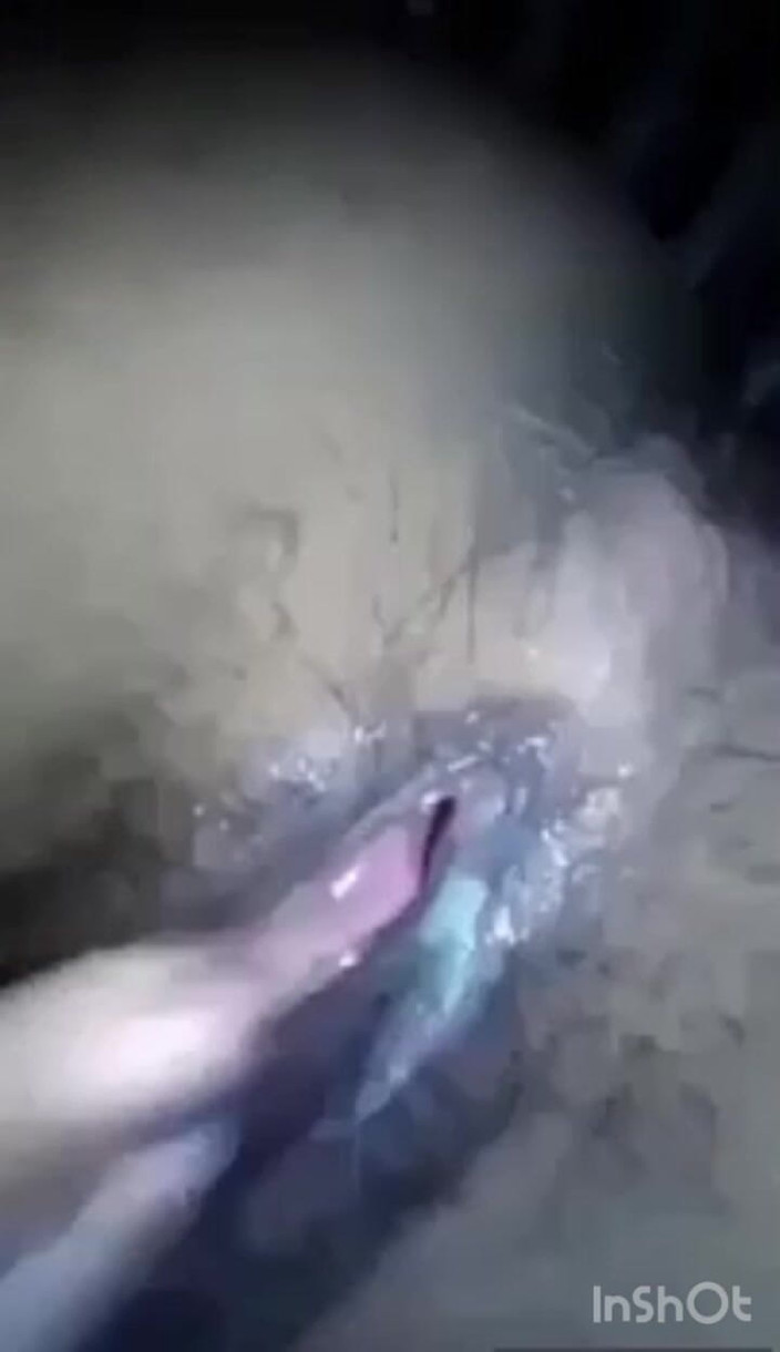 Sluty Piya: 德西女孩非常渴望男朋友在她的阴户里出轨，所以她开始摩擦她的阴户