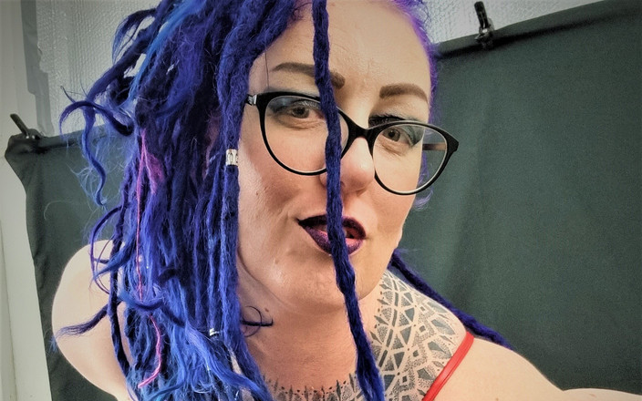 Mraltmrskinky: 高大的胖美女炫耀新衣服，pvc和天鹅绒