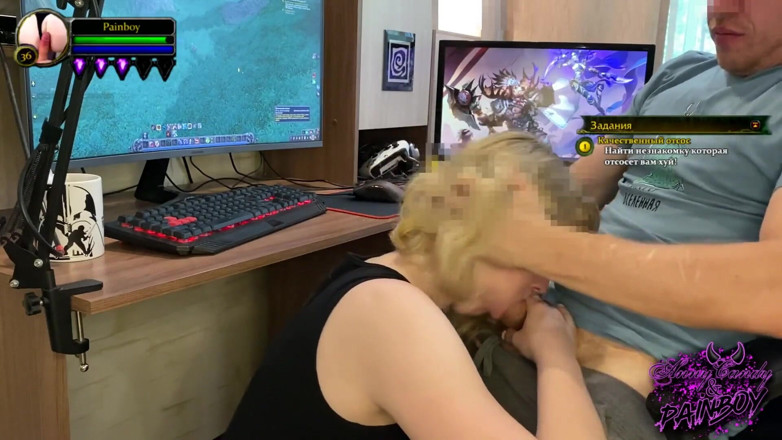 AnnyCandyPainboy: Girl sucked cock while playing World of Warcraft
