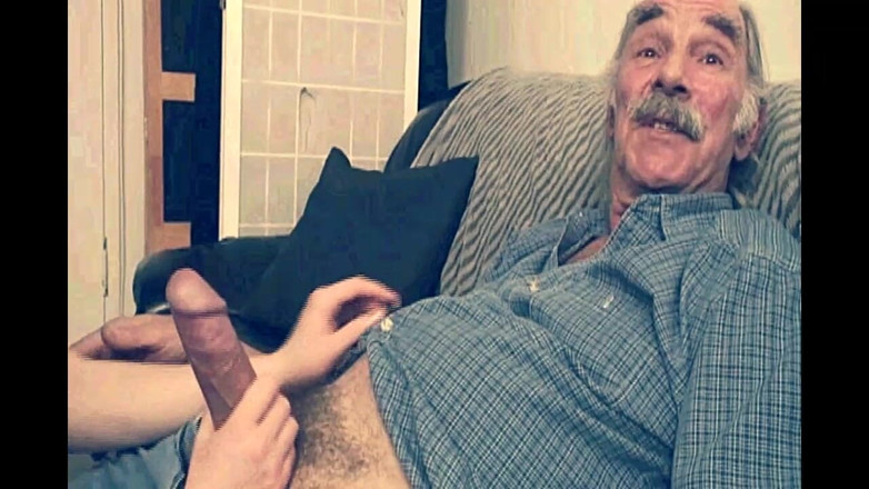 My Dirty Family: Un vieux à grosse bite baise une jeune pute en chaleur