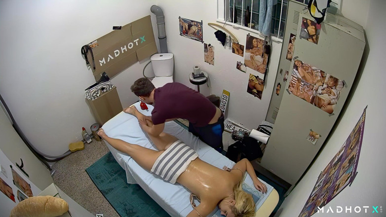Madhot X: Doar stai, unge-te cu ulei și relaxează-te