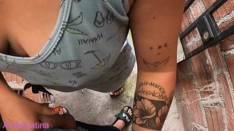 Gatita latina: Anh ấy đụ hàng xóm khi chồng cô ấy đang làm việc