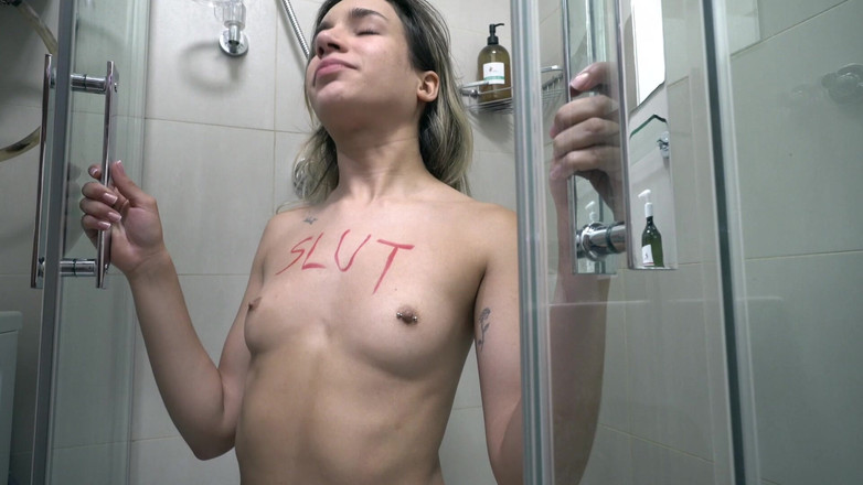 Fantom Videos: Megan Slut Üzerine İşemeyi Seviyor Bonus